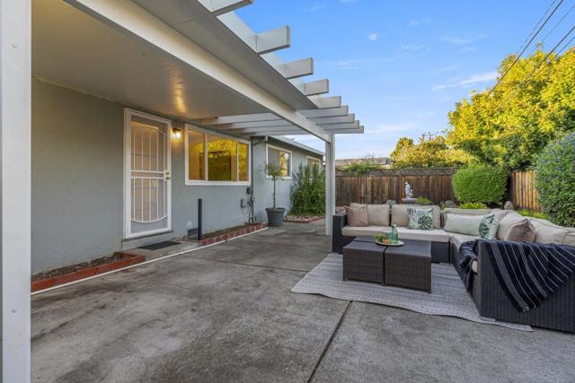2476 Le Bain Drive, San Jose CA: https://media.crmls.org/mediaz/b805aa29-b8f9-468a-a43c-eeb20790d111.jpg