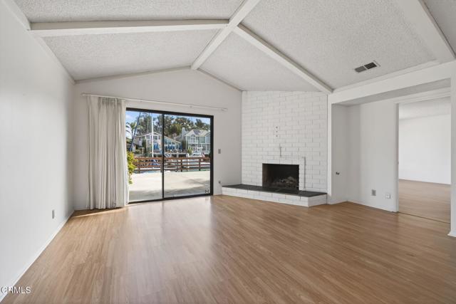 Detail Gallery Image 10 of 50 For 2920 Seahorse Ave, Ventura,  CA 93001 - 3 Beds | 2 Baths