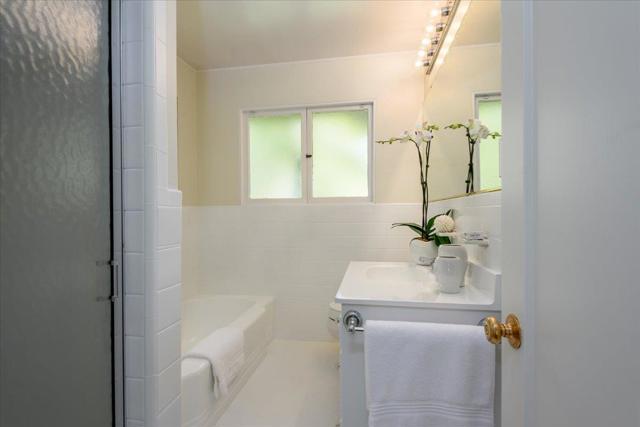 2841 Canyon Road, Burlingame CA: https://media.crmls.org/mediaz/b806413c-a4a6-4621-adb1-fa021697864f.jpg