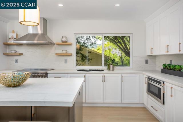 644 Terra Calif Dr, Walnut Creek CA: https://media.crmls.org/mediaz/b80737bc-3af8-4dec-89b7-86337b11d3fd.jpg