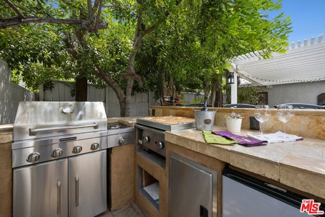 6432 Petit Avenue, Van Nuys CA: https://media.crmls.org/mediaz/b807d152-8c85-4092-8f7b-909804456aaf.jpg