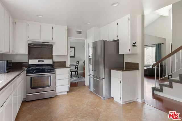 2591 Sunnydale Drive, Duarte CA: https://media.crmls.org/mediaz/b807dd4d-8be7-4326-b810-198476aa0934.jpg