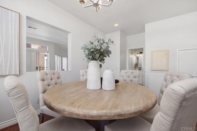 Detail Gallery Image 11 of 42 For 7122 Calabria Ct #E,  San Diego,  CA 92122 - 3 Beds | 2/1 Baths