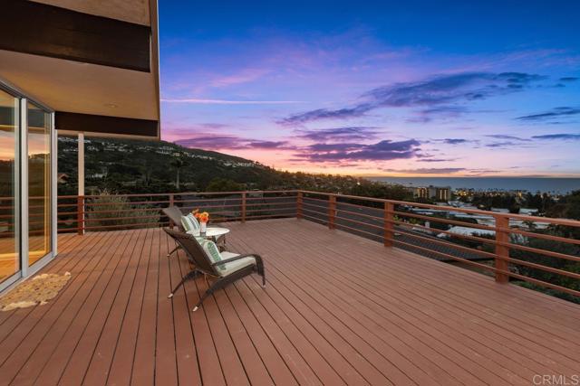 Detail Gallery Image 25 of 28 For 2614 Costebelle, La Jolla,  CA 92037 - 5 Beds | 6/1 Baths