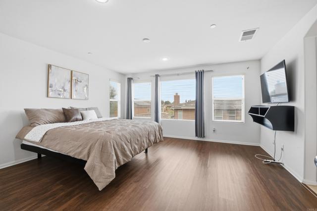 Detail Gallery Image 14 of 24 For 1746 Webber Way, Chula Vista,  CA 91913 - 5 Beds | 3 Baths