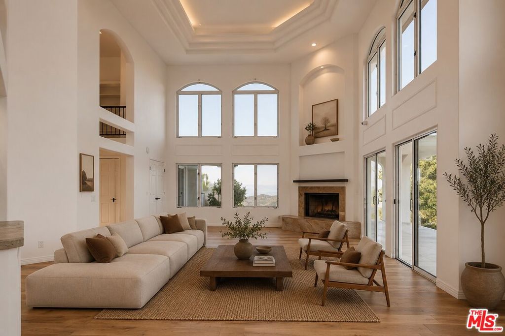 MLS #26867147 image #2