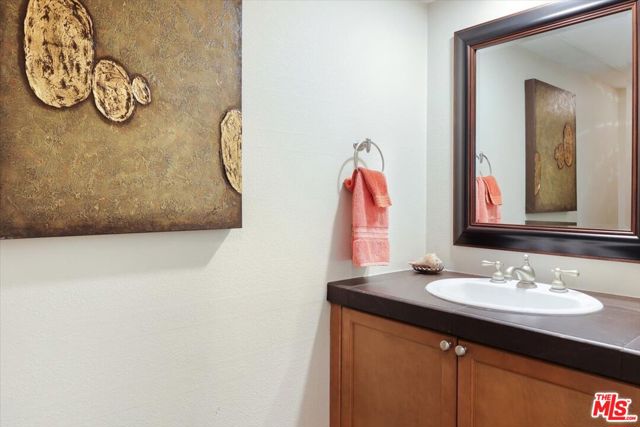 208 Villorrio Drive, Palm Springs CA: https://media.crmls.org/mediaz/b80a902c-d7c2-4316-9623-f1d3b8844da1.jpg