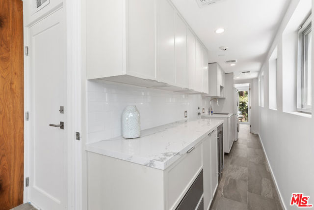 805 Norumbega Drive, Monrovia CA: https://media.crmls.org/mediaz/b80a9713-02b7-4fb7-9365-49b357f65fb1.jpg