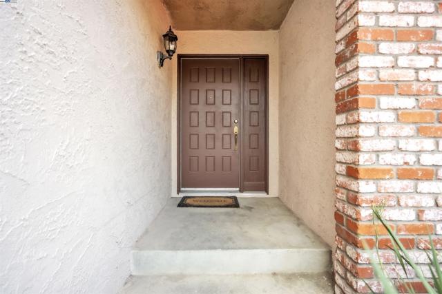 2380 Cabrillo Dr, Hayward CA: https://media.crmls.org/mediaz/b80adf12-a0cf-4c4f-9655-85b9b7df1a35.jpg