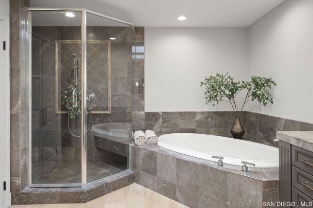 5931 Citadel CIR, La Jolla CA: https://media.crmls.org/mediaz/b80bb6fe-d6c0-450c-b0e1-d269a613b70d.jpg