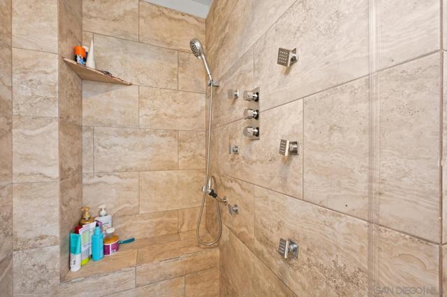 4048 Raffee Dr, San Diego CA: https://media.crmls.org/mediaz/b80c3af4-3a7f-48d3-aac5-674ca17e9554.jpg