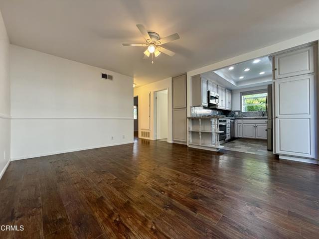 Detail Gallery Image 7 of 16 For 997 Mobil Ave, Camarillo,  CA 93010 - 2 Beds | 2 Baths