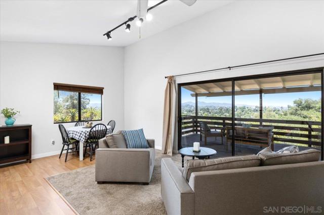 1421 Rincon Rd, Escondido CA: https://media.crmls.org/mediaz/b80d2301-07a2-4635-801a-a4c9acccc3b8.jpg