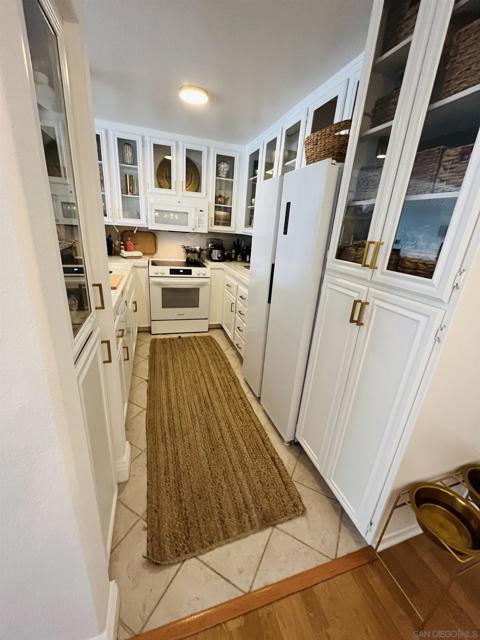 2037 Burton St, San Diego CA: https://media.crmls.org/mediaz/b80e55e4-074b-47ca-a32e-5699b8f03f4d.jpg