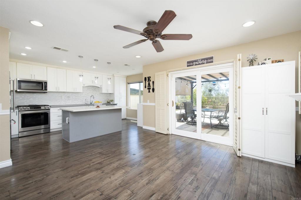 15832 Camino Crisalida
