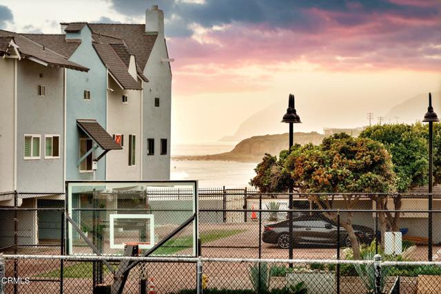 Detail Gallery Image 47 of 52 For 11770 Pacific Coast Hwy #U,  Malibu,  CA 90265 - 4 Beds | 4 Baths