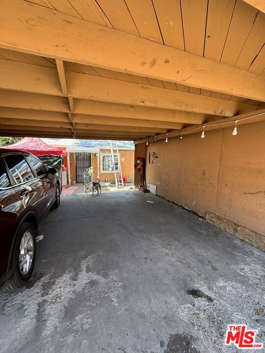 2927 Lake Street, Bakersfield CA: https://media.crmls.org/mediaz/b80edb92-4ce1-4842-a5d1-56f3ee4ef17b.jpg