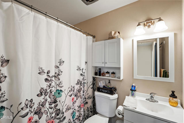 Detail Gallery Image 12 of 21 For 1660 Sevilla St, Camarillo,  CA 93010 - 3 Beds | 2 Baths