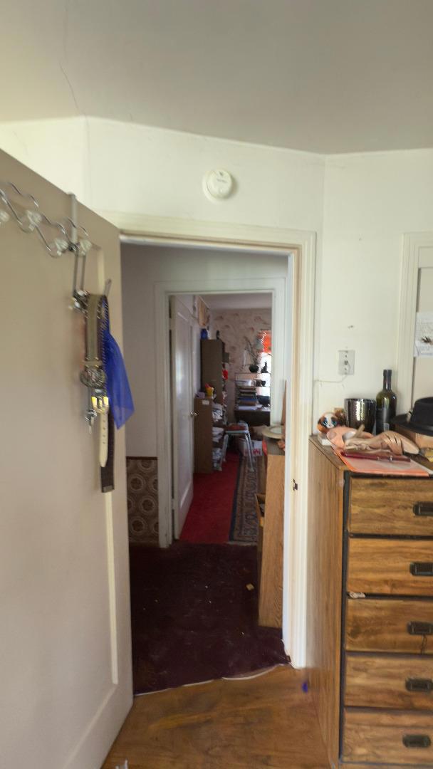 909 Elizabeth Way, Sunnyvale CA: https://media.crmls.org/mediaz/b80fec0e-6a7d-4f5e-be34-cd78f972f8aa.jpg