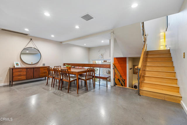 Detail Gallery Image 22 of 47 For 11912 Riverside Dr #20,  Valley Village,  CA 91607 - 2 Beds | 3 Baths
