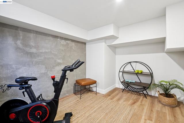 Image 34 of 45 For 800 Trestle Glen Rd