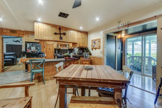 Detail Gallery Image 4 of 35 For 1380 Oak Hill Dr #42,  Escondido,  CA 92026 - 3 Beds | 2 Baths