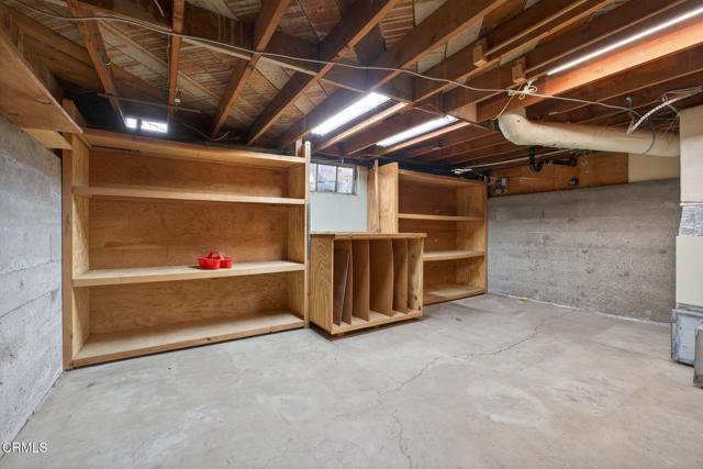 281 Glen Ellen Drive, Ventura CA: https://media.crmls.org/mediaz/b81156f1-0942-4153-932a-2e82fe3a0731.jpg