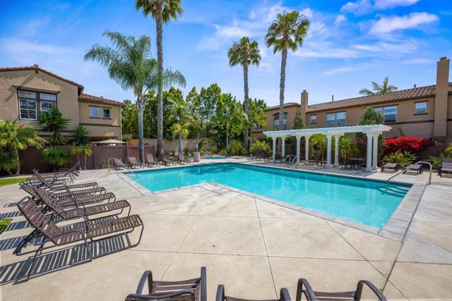 Detail Gallery Image 30 of 39 For 638 Sumner Way #2,  Oceanside,  CA 92058 - 4 Beds | 2/1 Baths