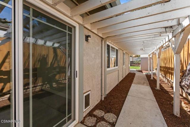 842 Catlin Street, Simi Valley CA: https://media.crmls.org/mediaz/b81214cb-c3c3-44e2-be41-3bc9a22b2666.jpg