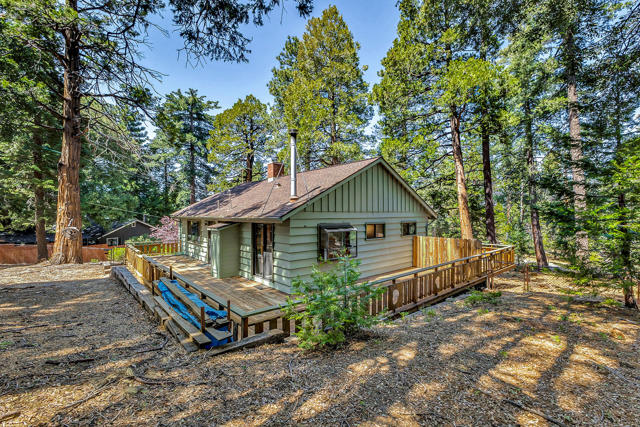 52551 Pine Ridge Road, Idyllwild CA: https://media.crmls.org/mediaz/b8128040-8c01-4ffd-83a1-f863a92c0a95.jpg