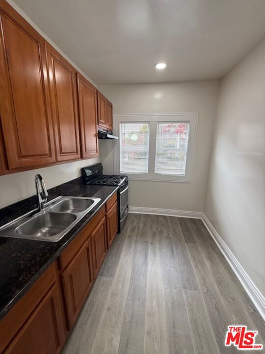 5522 Sierra Vista Avenue, Los Angeles CA: https://media.crmls.org/mediaz/b812cf78-e46d-40fc-b493-55e1c1f52f13.jpg