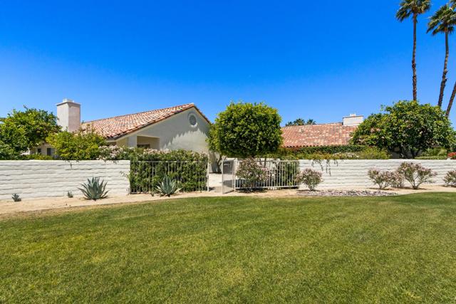 43870 Via Granada, Palm Desert CA: https://media.crmls.org/mediaz/b81366b4-7b39-4cd1-9f84-41b661c0e6bc.jpg