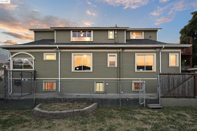 806 54Th St, Oakland CA: https://media.crmls.org/mediaz/b813d8a3-d165-4d30-8a38-5d720cdc8128.jpg