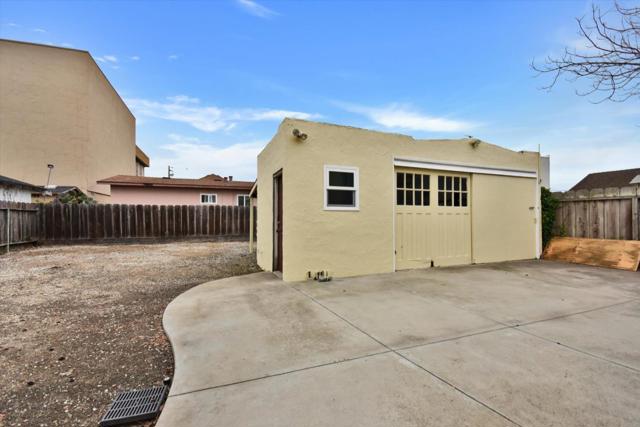 325 Capitol Street, Salinas CA: https://media.crmls.org/mediaz/b814603f-57e4-4c94-b1bf-c9dc7a397b99.jpg