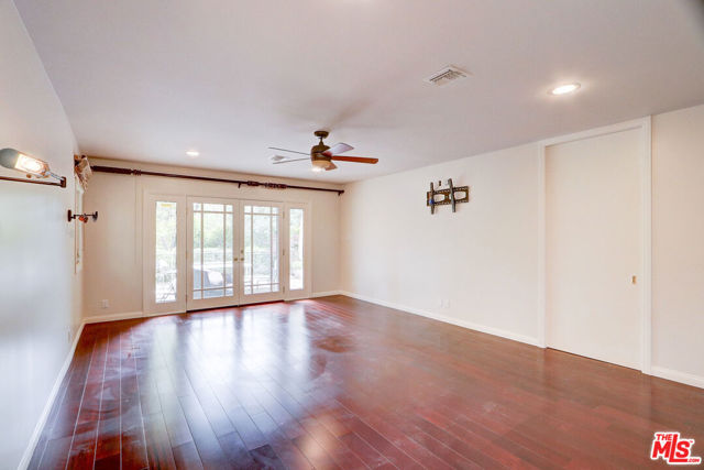16314 Meadowridge Road, Encino CA: https://media.crmls.org/mediaz/b8147f25-194f-421d-89ca-e8aa0b187333.jpg