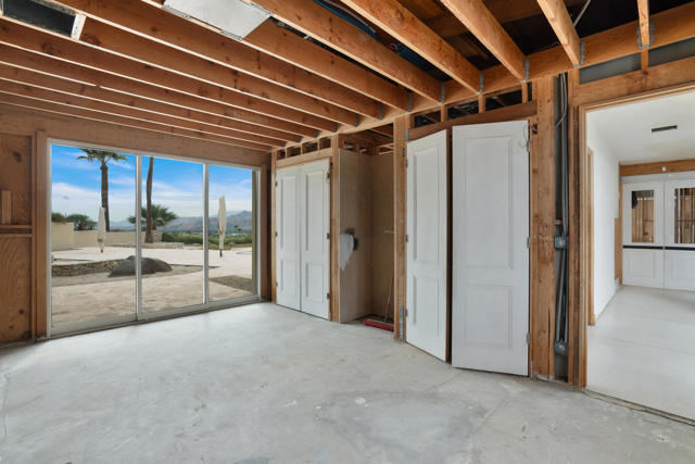 925 W Coronado Avenue, Palm Springs, CA 92262