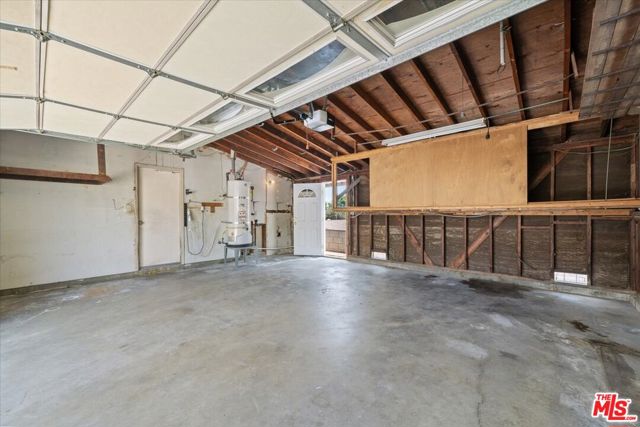 820 N 16th Street, Montebello CA: https://media.crmls.org/mediaz/b81491da-f9c0-43ca-b5ec-66a35e7e4416.jpg