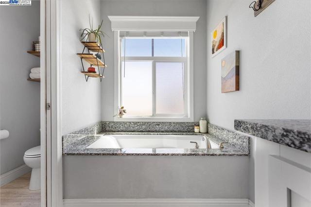 3015 E Bayshore Road #423, Redwood City CA: https://media.crmls.org/mediaz/b814fd1d-4859-4c10-9505-2a426205a051.jpg