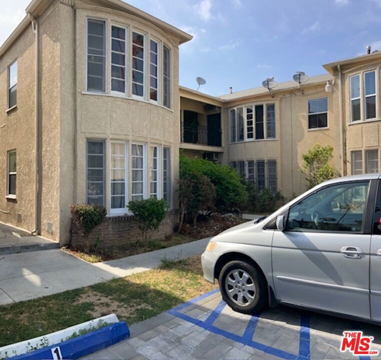 1035 S Westmoreland Avenue #1045