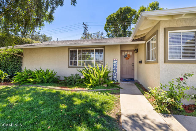 4536 Alpine Street, Simi Valley CA: https://media.crmls.org/mediaz/b8152387-19f9-444c-a2b0-bad3f422c970.jpg
