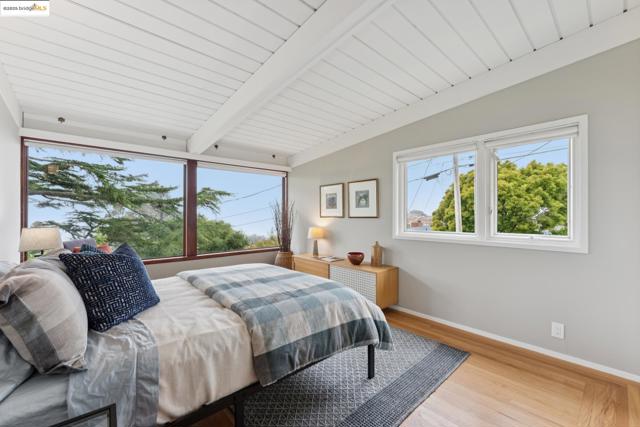 1415 Devonshire Dr, El Cerrito CA: https://media.crmls.org/mediaz/b815b4be-84bb-4641-92ba-ddf029a4ad5d.jpg