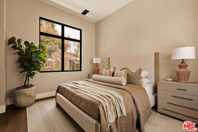 26719 Mulholland Highway, Calabasas CA: https://media.crmls.org/mediaz/b81678af-1a05-4ecb-8247-7f4a877b3d7e.jpg