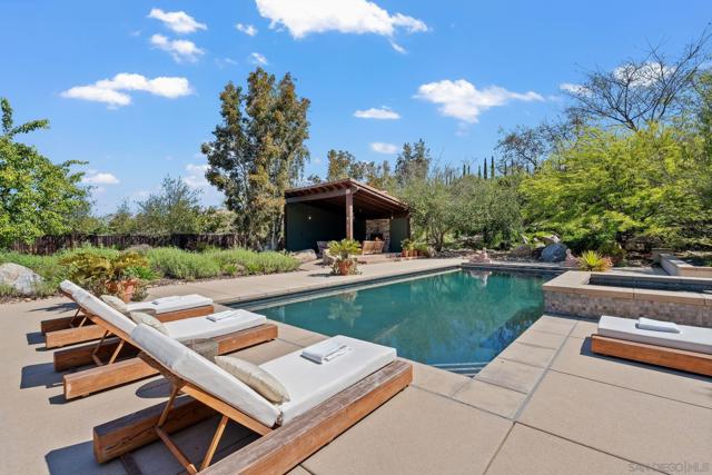 11577 Sweet Willow Way, San Diego CA: https://media.crmls.org/mediaz/b8169cfe-3c8a-4737-9e80-eaf2b0d90aa8.jpg