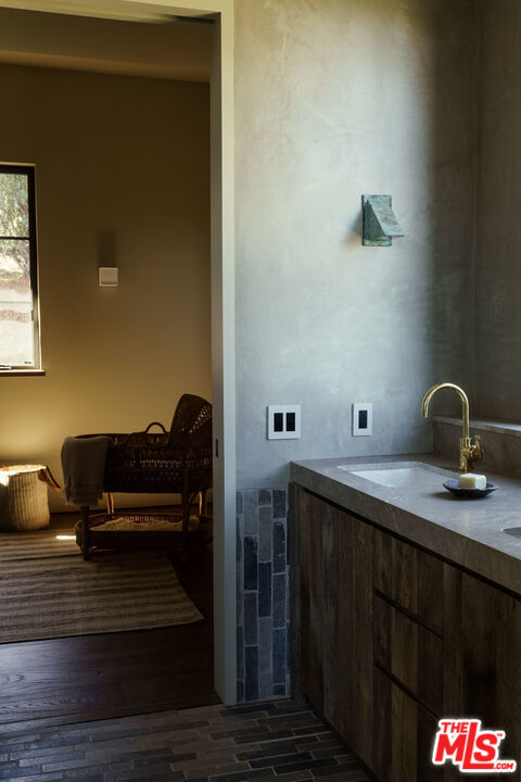 225 Powderhorn Ranch Road, Topanga CA: https://media.crmls.org/mediaz/b816f5c7-8906-496c-82b0-93c72ffaee48.jpg