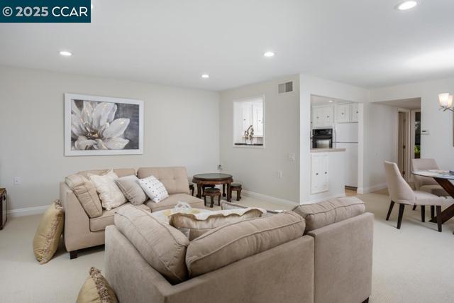 1224 Canyonwood Ct, Walnut Creek CA: https://media.crmls.org/mediaz/b8192be2-2581-44e0-b626-30dec5da2cab.jpg