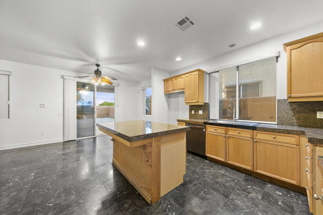 Image 19 of 66 For 48182 Keaton Way Way