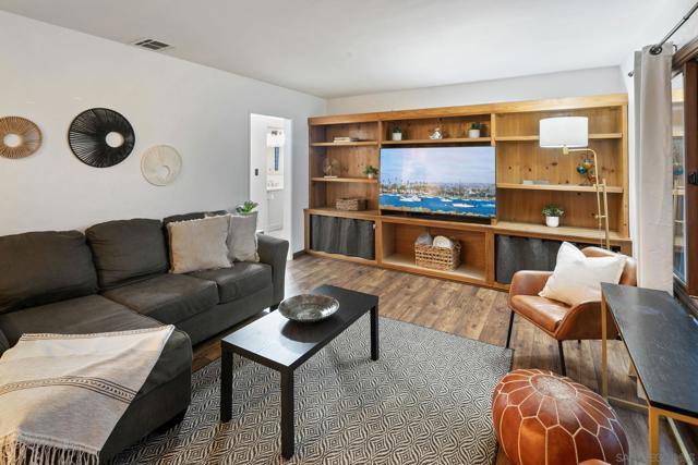 4407 Dakota Drive, San Diego CA: https://media.crmls.org/mediaz/b81a4a22-c4ae-4edf-a5d7-e946bd30fa46.jpg