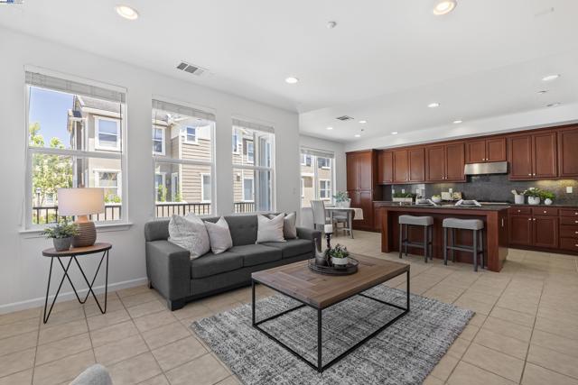 6268 Byron Ln, San Ramon CA: https://media.crmls.org/mediaz/b81a4a4a-0e86-4e91-9744-261f17931dca.jpg