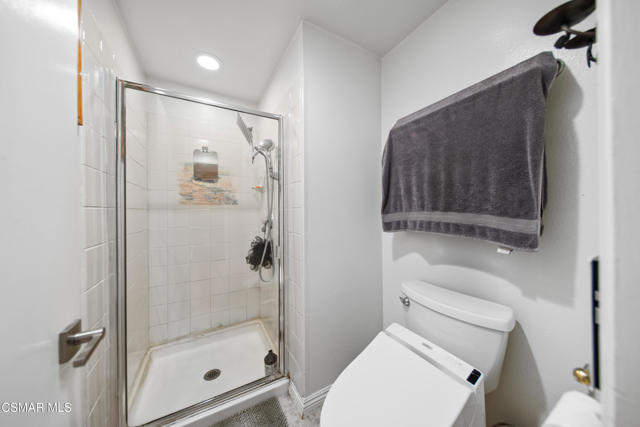 2719 Licia Place, Simi Valley CA: https://media.crmls.org/mediaz/b81a8717-1757-4abd-8e3c-8ffc48521418.jpg
