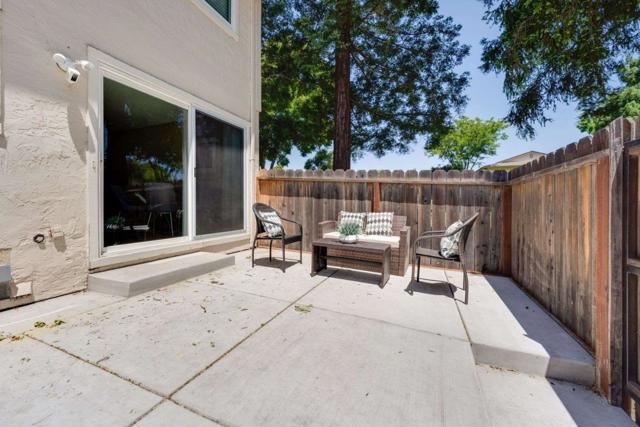 3696 Woodbine Way, Pleasanton CA: https://media.crmls.org/mediaz/b81acfb6-bf05-4a03-b15b-010dbbaf28b3.jpg